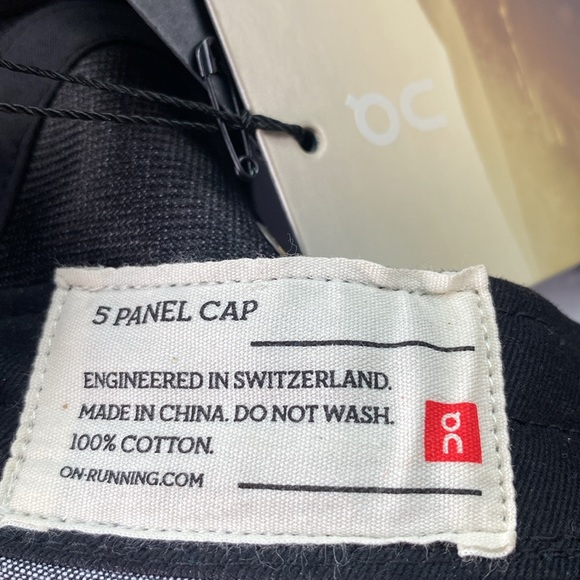 🌴NWT OnRunning 5 Panel Cap - Picture 2 of 9